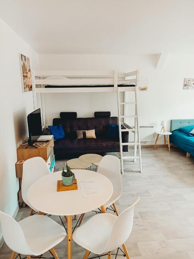 Le Studio Du Pressoir Gisay Екстер'єр фото