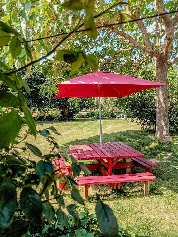 Le Studio Du Pressoir Gisay Екстер'єр фото